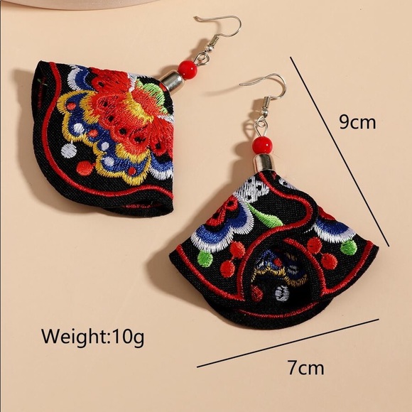 Gorgeous Embroidered Floral Boho Dangle Earrings - Picture 4 of 4